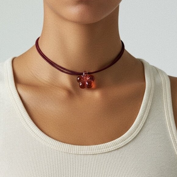 BACCARAT crystal flower necklace - Picture 2 of 5